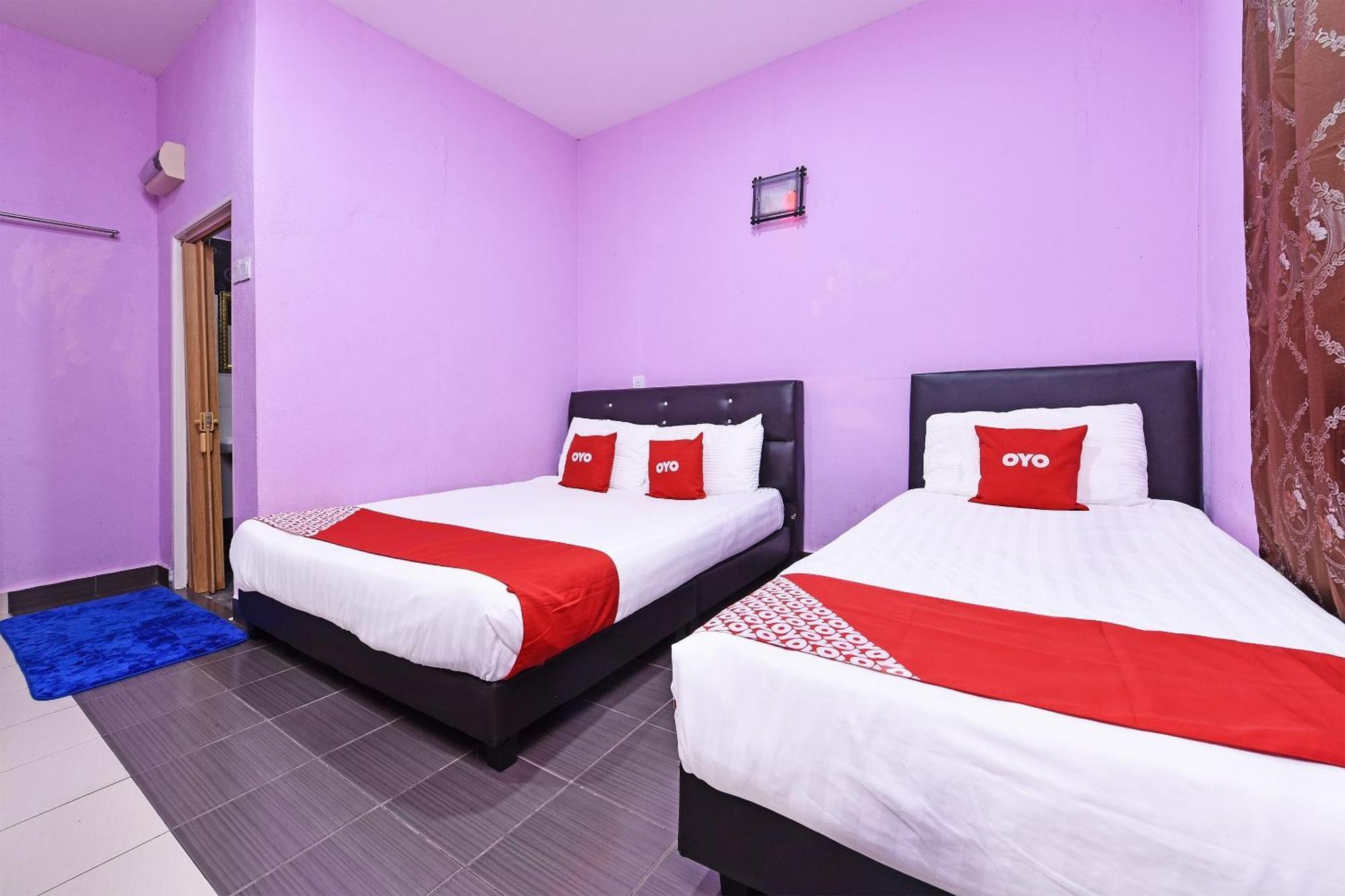 Oyo 90561 Awan Biru Motel Пантай Ченанг Екстериор снимка