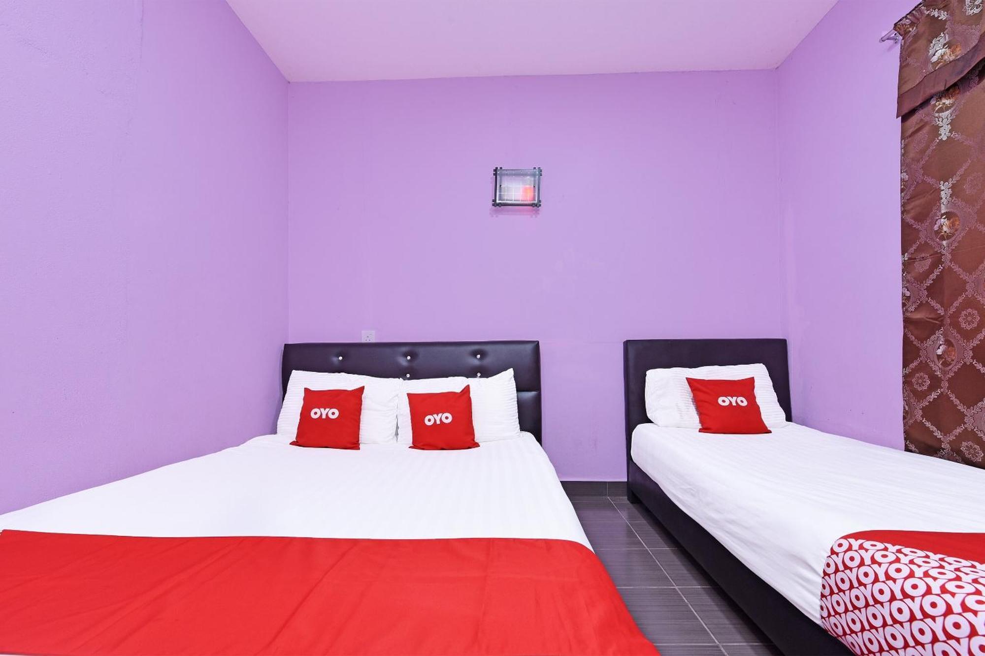 Oyo 90561 Awan Biru Motel Пантай Ченанг Екстериор снимка